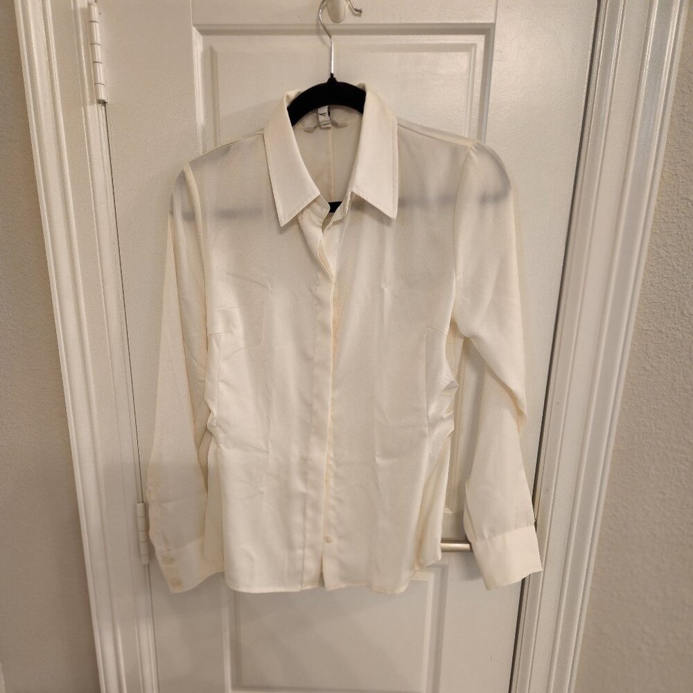 Brand New Banana Republic Fitted shirt size 6
